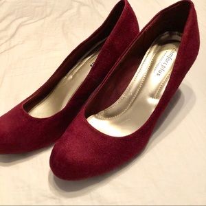 Cranberry Heels!